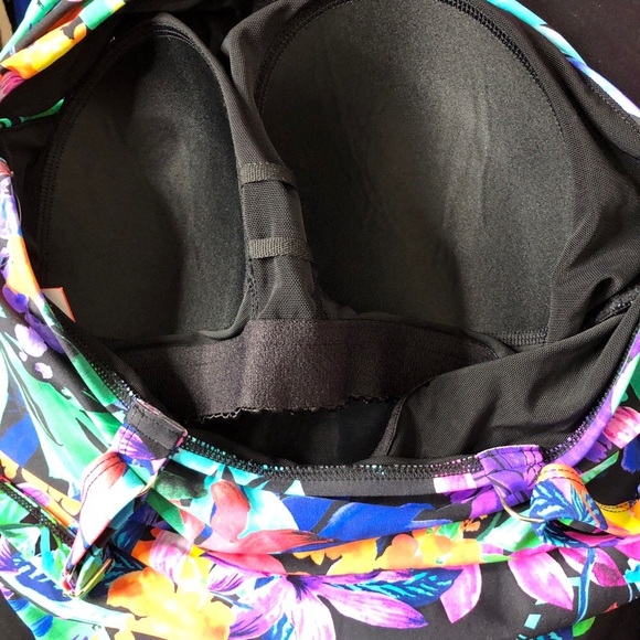 SWIMSUIT- NWT - Multi-Color Floral One-Piece Swimsuit - Size 12 - Picture 4 of 8